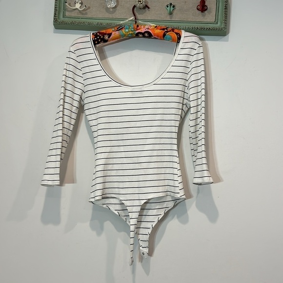 Brand new June & Ivy striped long sleeve scoopneck bodysuit women’s size medium - Picture 5 of 5